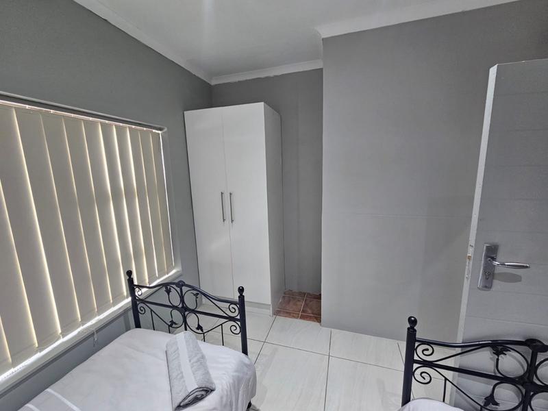 To Let 4 Bedroom Property for Rent in Aston Bay Eastern Cape